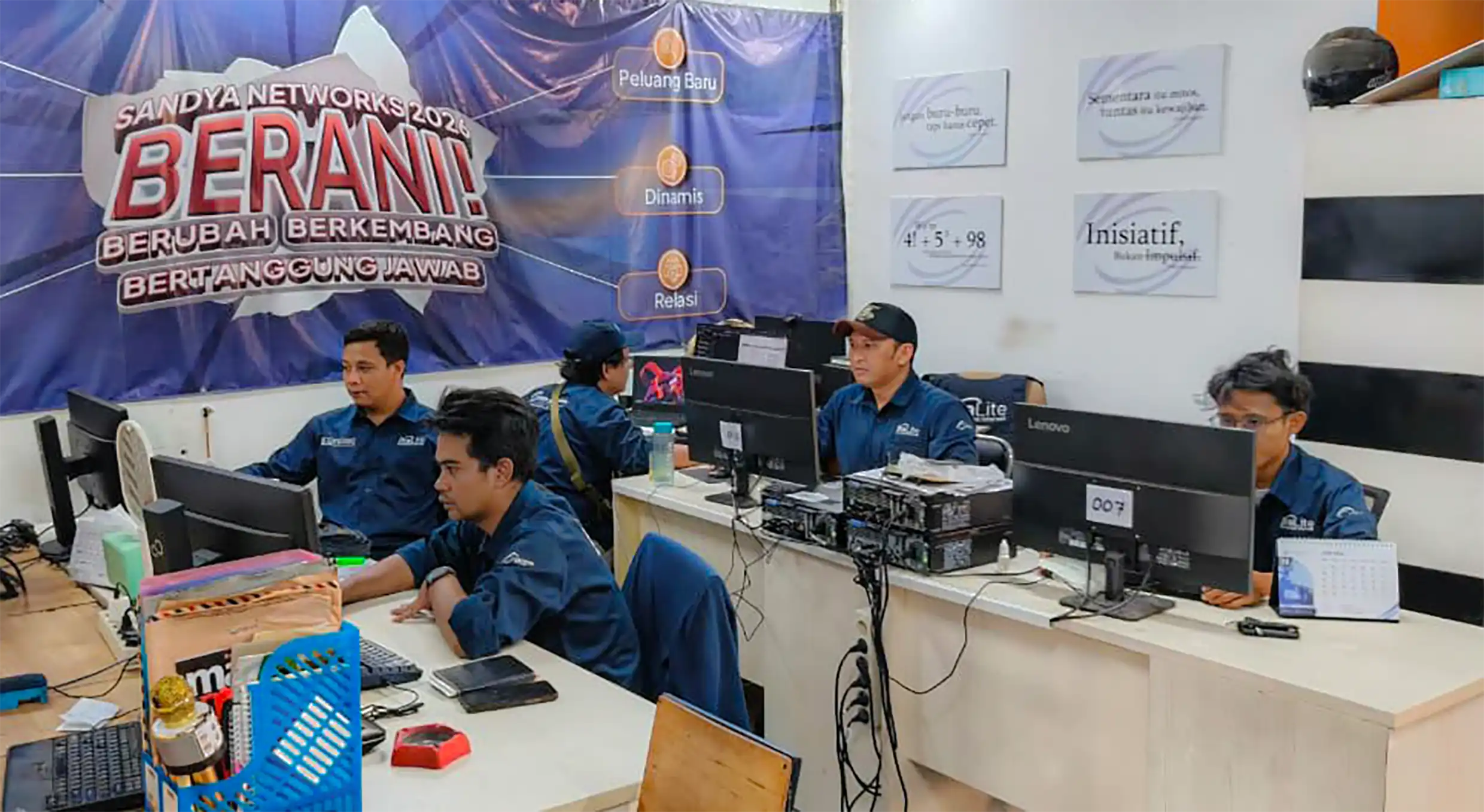 Tim kantor layanan Sandya di Jawa Timur