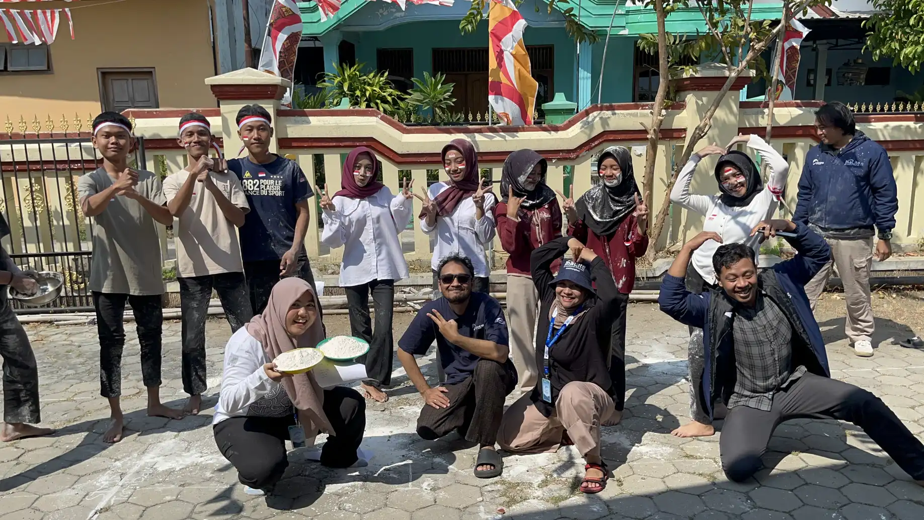Kebersamaan tim Sandya saat kegiatan tujuh belasan